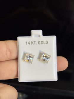 14KT GOLD MOISSANITE EARRINGS