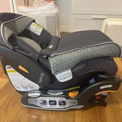 Chicco Key Fit 30 Infant Car Seat With Base And Newborn Inserts 