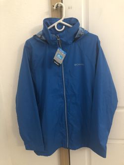 New hooded COLUMBIA WATERPROOFl JACKET SZ. XL. You can hide de hood. Adjustable sleeve. Adjustable waist . FOR WOMENS