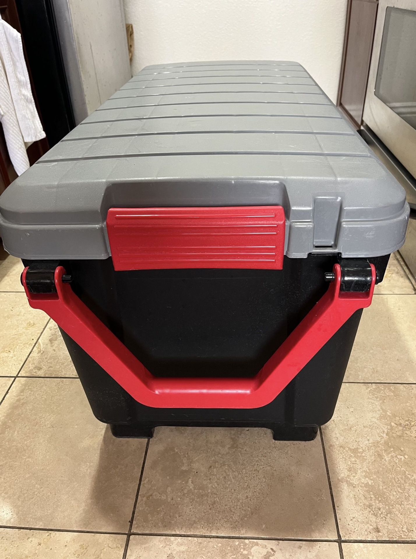 Iris USA Storage Container with Handle & Wheels (19.68 in. W X 40.57 in. D X 19.68 in. H)