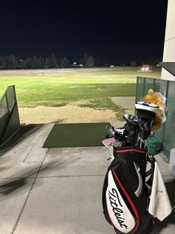 Titleist Midsize Staff Tour Bag With Matching Shag Bag