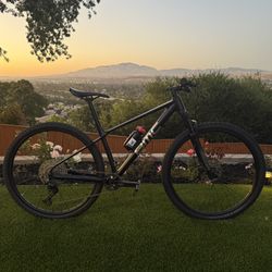 2022 BMC Twostroke Al Three - Size Medium - Excellent Condition