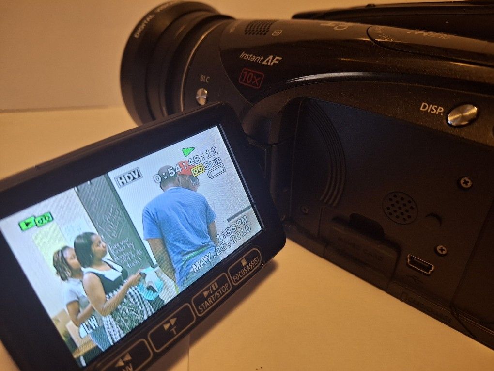 Canon Vixia HV30 HD Video Camcorder
