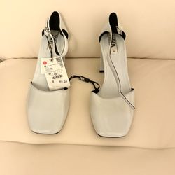 Zara women's square heel dress shoes in grey patent leather size 38 (7.5)