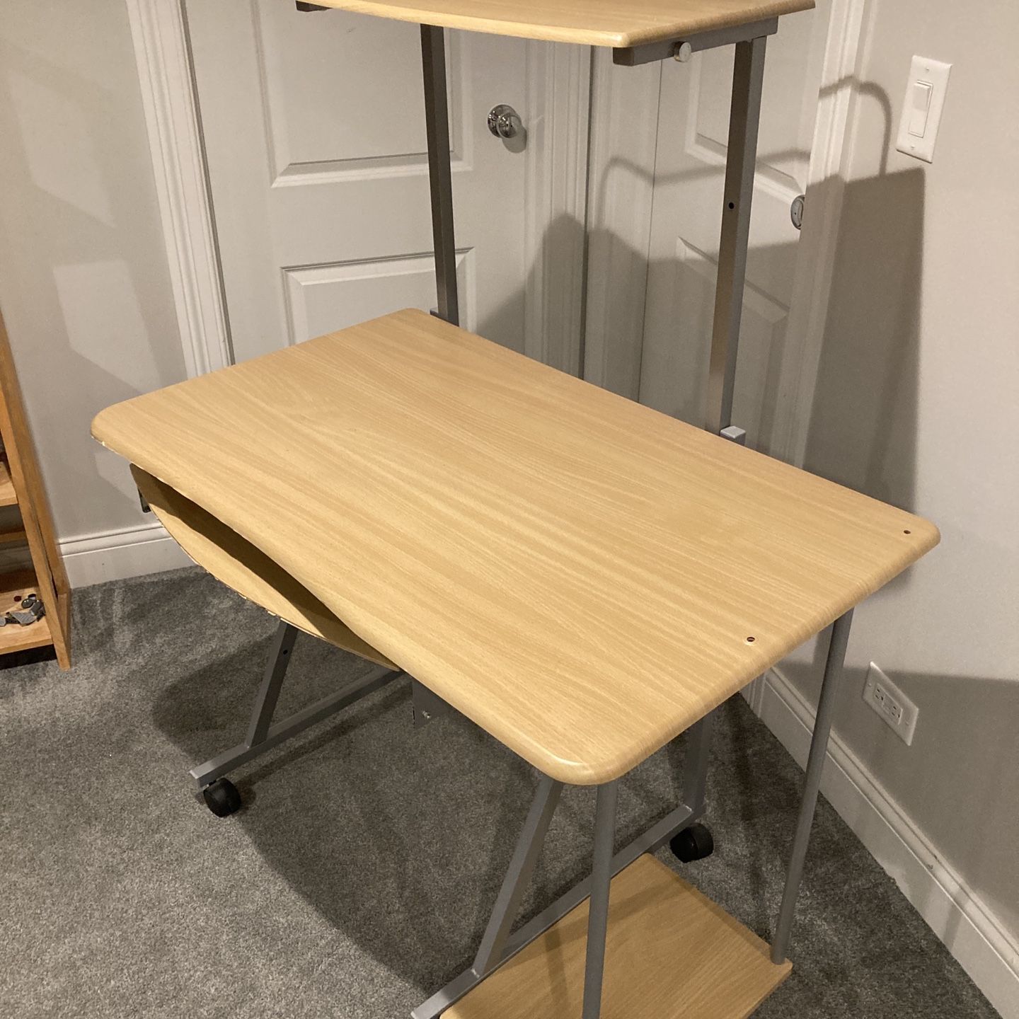 Desk 39”W x 24”D x 30”H