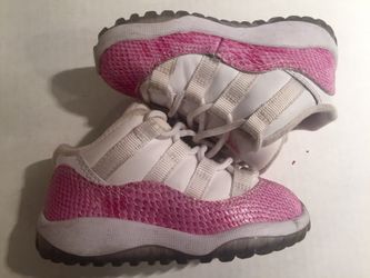 Retro Jordan's 11 pink snake size 6c supreme