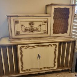 Mid-Century Stereo Hutch