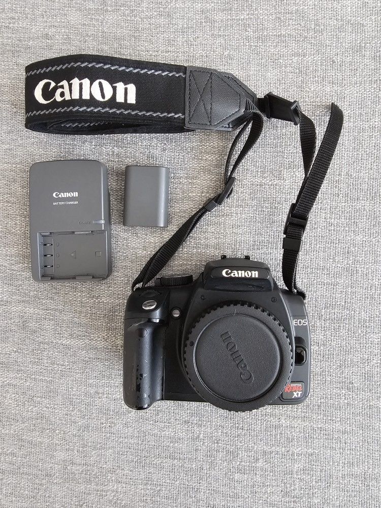 Canon Digital SLR (DSLR) EOS Rebel XT Camera
