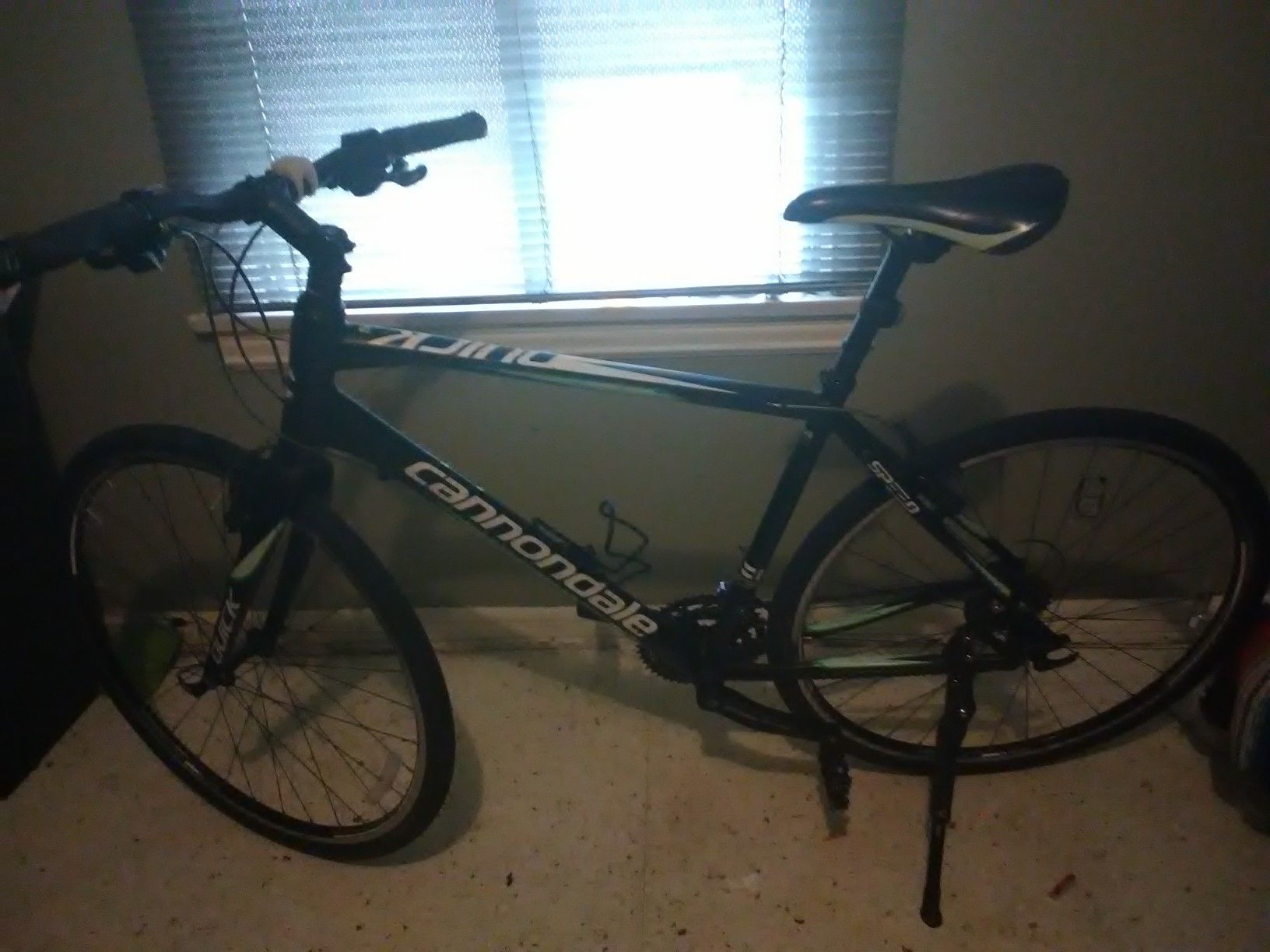 CANNONDALE 24 SPEED BICYCLE