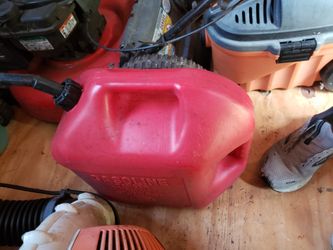 5 Gallon Gas Cans