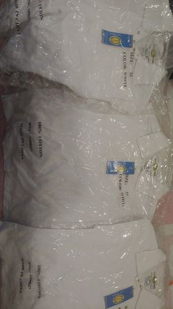 Award Uniform Girl/Female White School Uniform Size:16 Color: White $2 each or 3 for $5