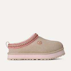 NEW UGGS SIZE 6 Youth 