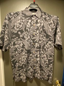 Men’s Tommy Bahama 100% Silk Black Floral Hawaiian Short Sleeve Shirt Size L Large button down