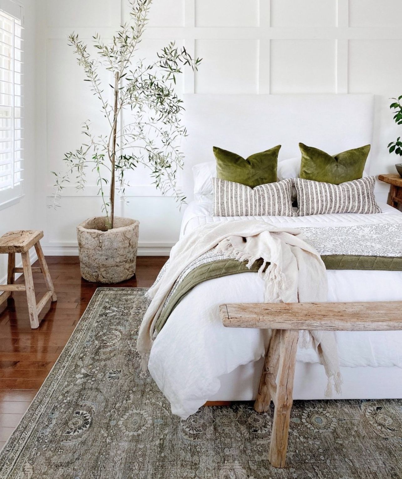 BRAND NEW! 8x10 Loloi Layla Area Rug Antique Moss for Sale in Gilbert