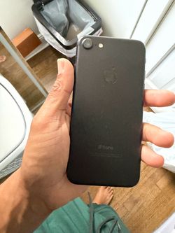 iPhone 7 32 gb unlocked 100% battery
