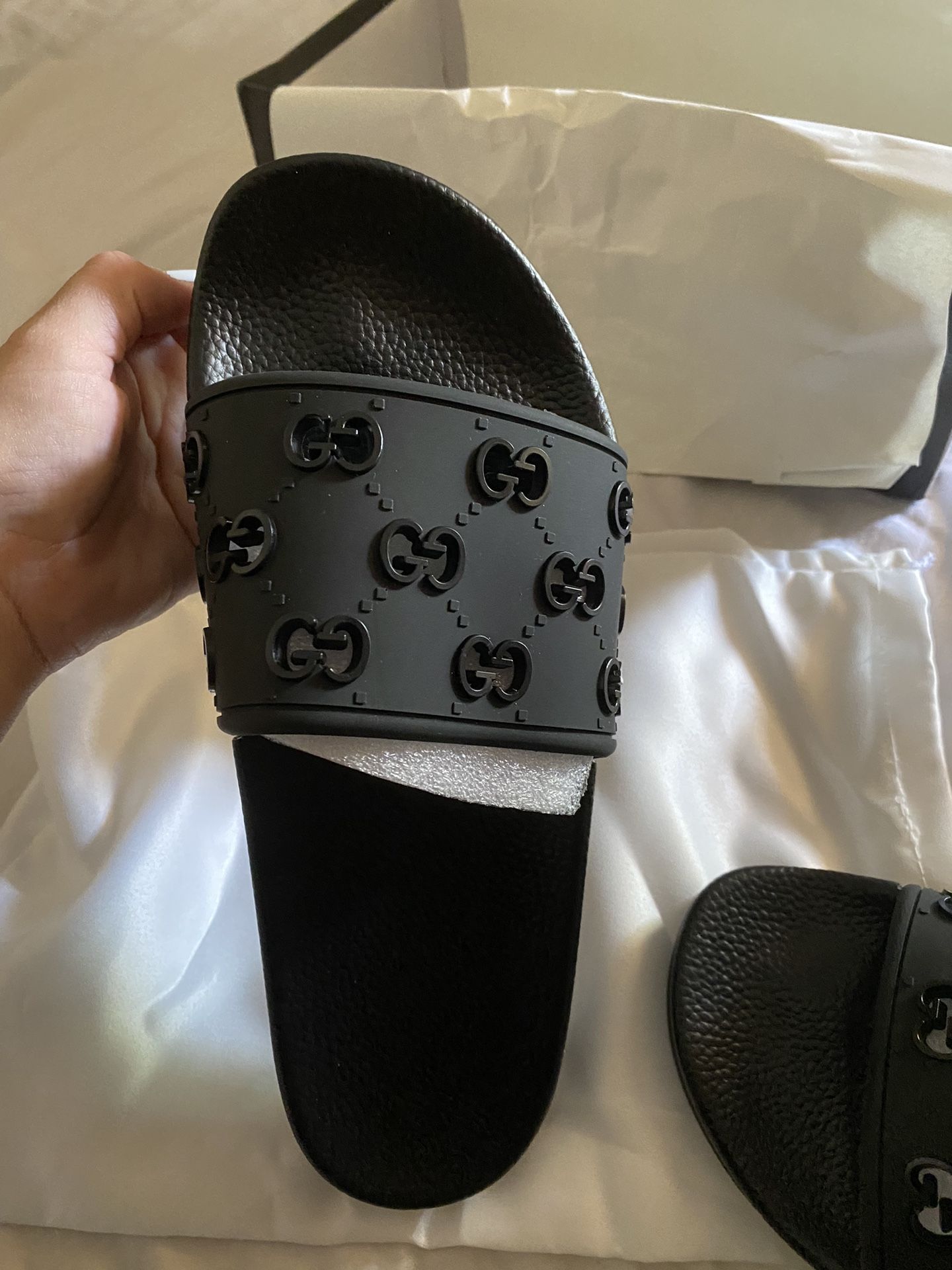 Women’s Size 10 Gucci Slides 