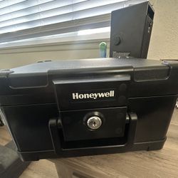 Honeywell Safe 