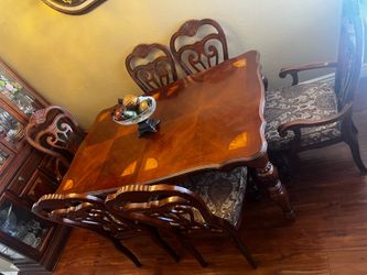 Solid Wood Extendable Dining Table Set with 6 Chairs – Excellent Condition
