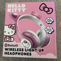 Hello Kitty Bluetooth Wireless Light-up Headphones 