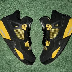 Jordan 4 “Thunder”