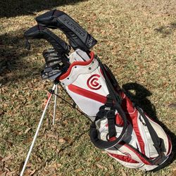 Cleveland Mens Right Handed Golf Set 