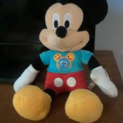 Singing Mickey Mouse - Original Price $79     (PLEASE VIEW MY PROFILE FOR MANY BRAND NEW DISCOUNTED ITEMS FOR SALE)
