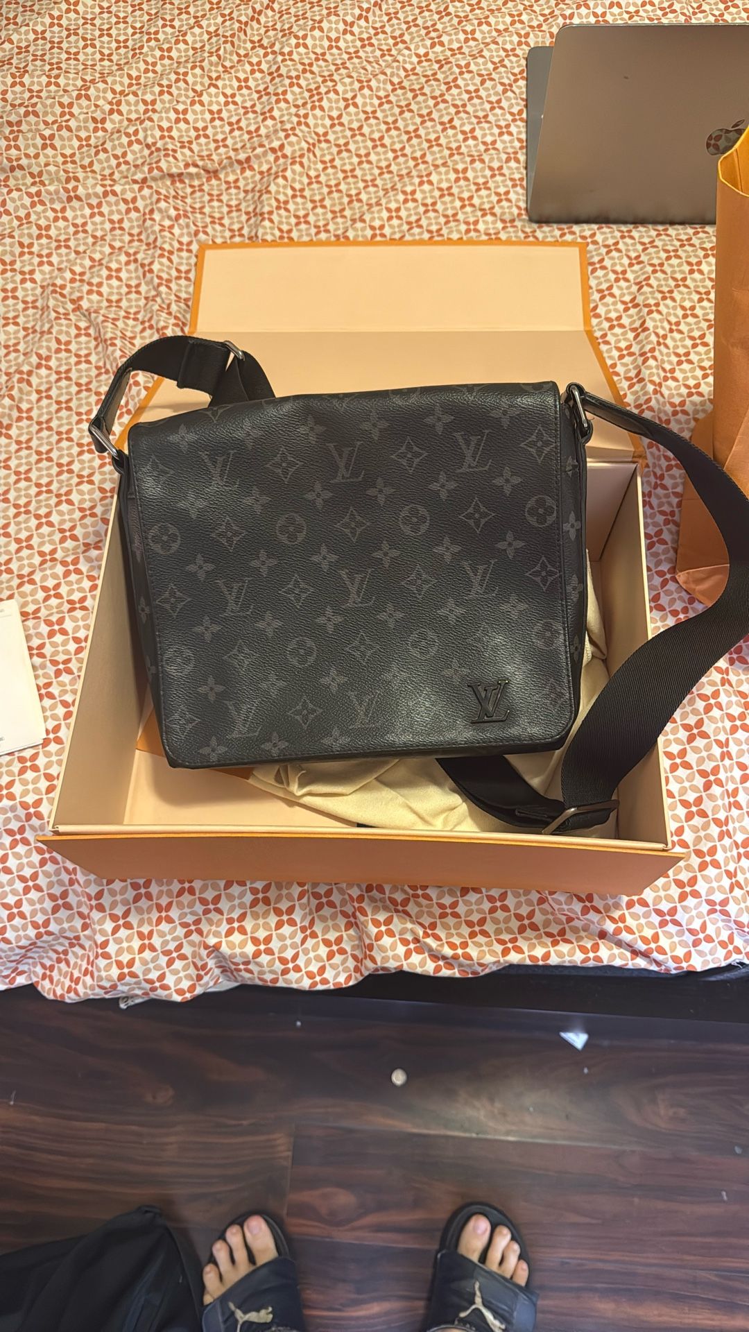 Cross Body Louis Vuitton Messenger Bag