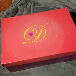 Dollhouse Aveta size 10