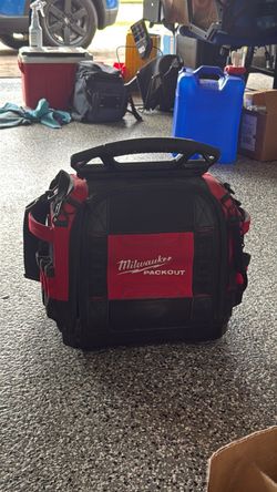 Milwaukee pack out bag