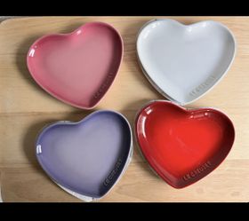Le Creuset Heart Plates Set of 4, NIB, 17cm RARE