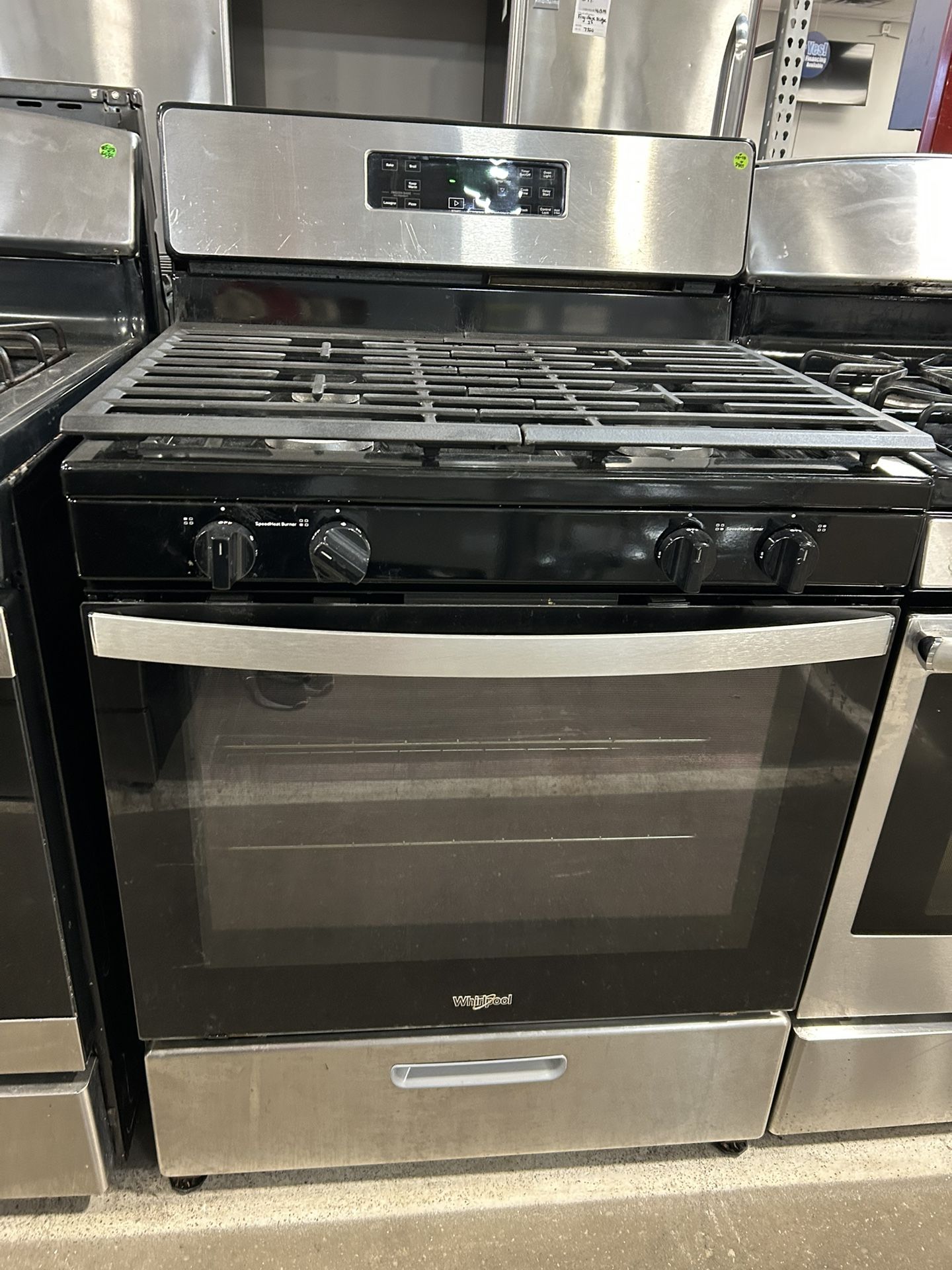 Se vende estufa de acero inoxidable de 5 quemadores