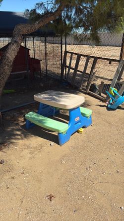 Little Tikes Kids Picnic Table