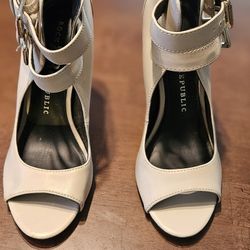 Rock & Republic Beige Heels (Size 6.5)