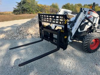 Stinger Attachments Compact Tractor Pallet Forks (CPF-48)