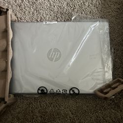 HP Laptop 15-fd0103nr