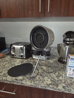 Desktop range hood with 2 extra filters.