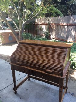 solid wood desk(free local delivery)