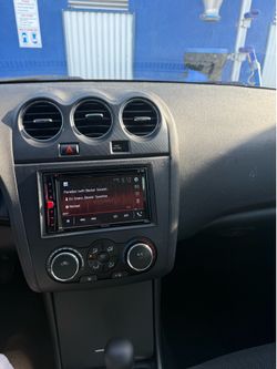 Nissan Ultima sedan silver 3.5 SR V6