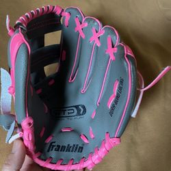Kids Softball Glove Size 9.5”