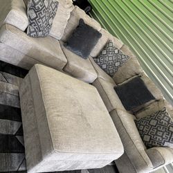 Ashley Furniture Sectional Sofa Couch (DELIVERY AVAILABLE)