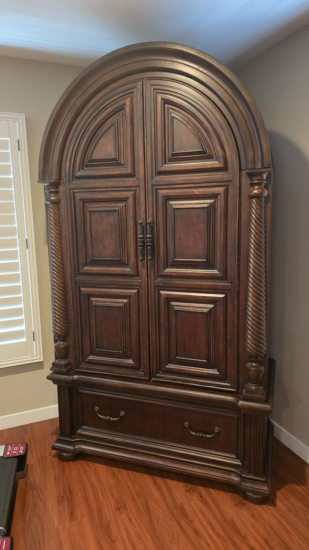 Armoire
