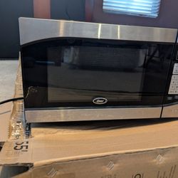 Oster Microwave Oven 