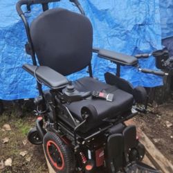 Quickie Q300m Mini Motorized Wheelchair 