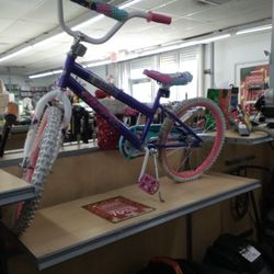 Bike/ Freestyle Girls Huffy