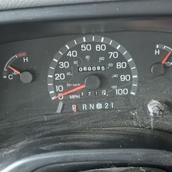 Rv 29’ 1999 Minnie Winnie