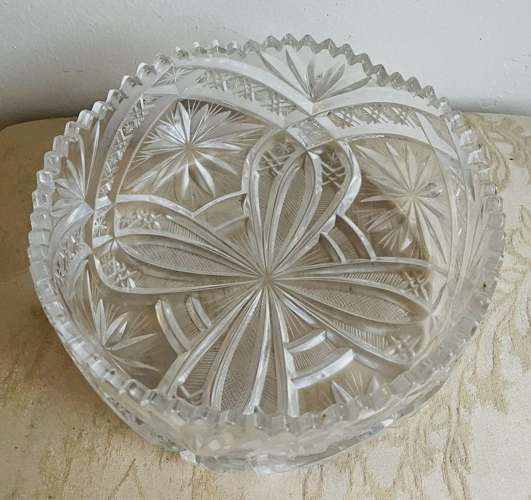 8" Polish "Irena" Hand Cut Saw-Tooth Edge Crystal Bowl