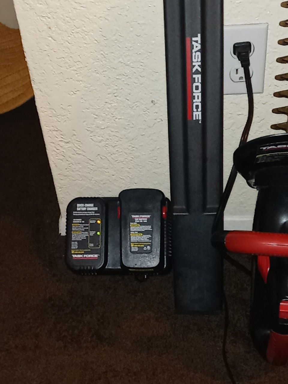 Task Force 18volt/22" Titanium Battery Powered Trimmer W/ Battery and Charger.