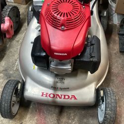HONDA HRR216 SELF PROPELLED MOWER
