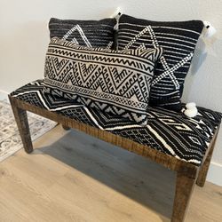 Entry Way Sitting  Bench  With Accent Pillows 