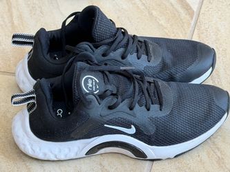 Nike women’s shoes. Size 6.5.